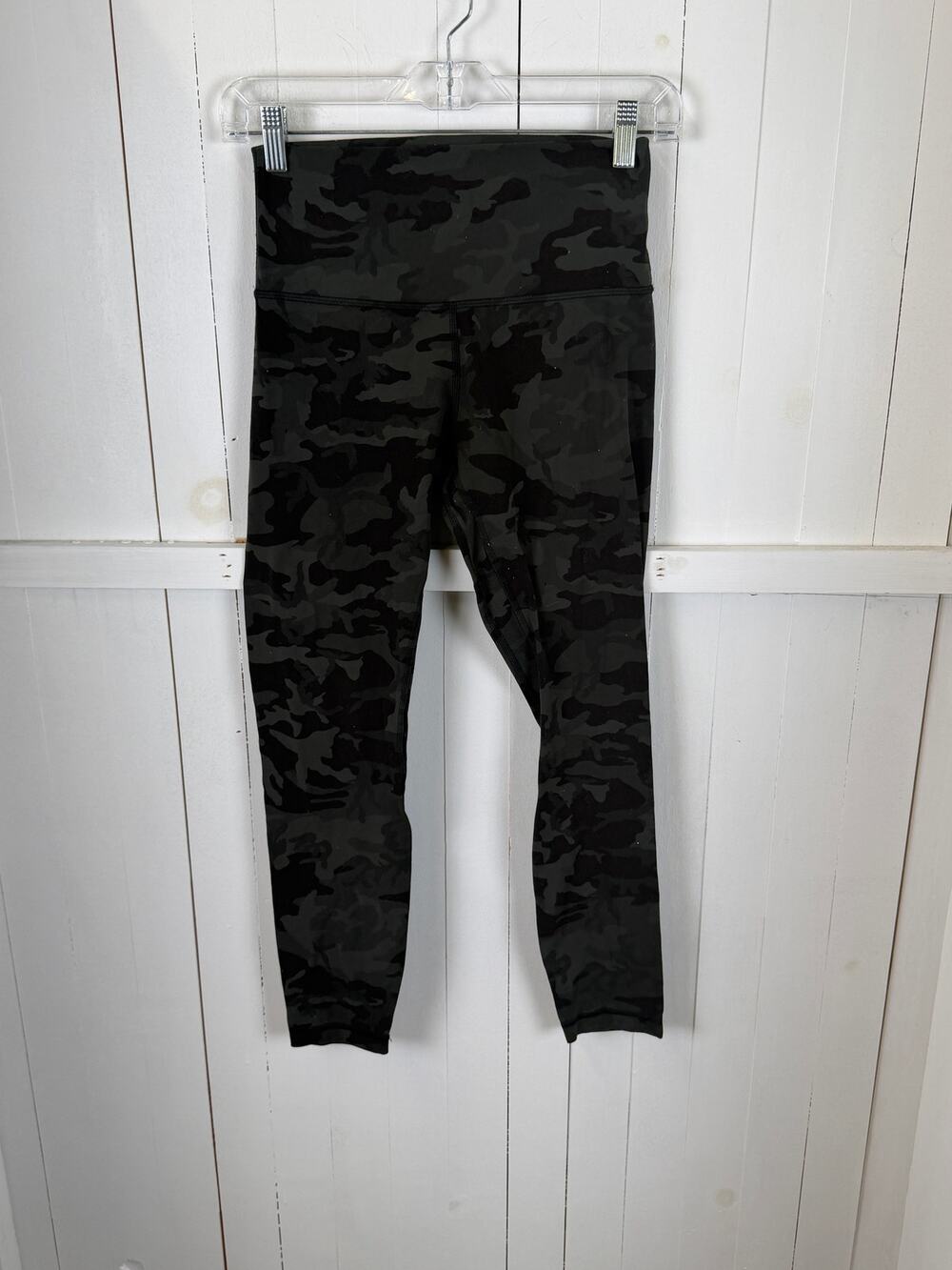 Lululemon Green Ankle Leggings Size 6 Excellent Condition